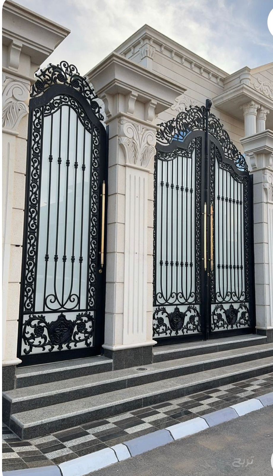 حداد حي الشاطئ 0549424270 حداد ابواب حي الشاطئ 0549424270